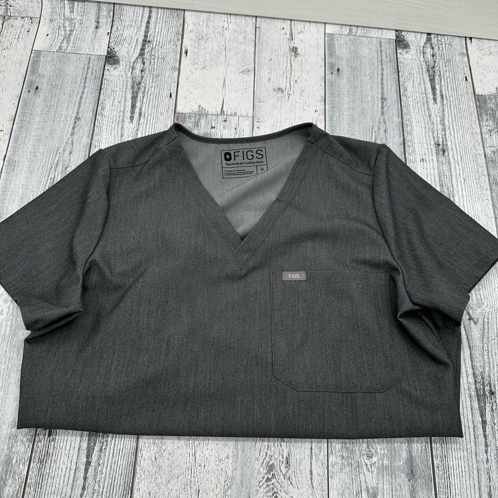FIGS MEDIUM GRAPHITE SHIRT
